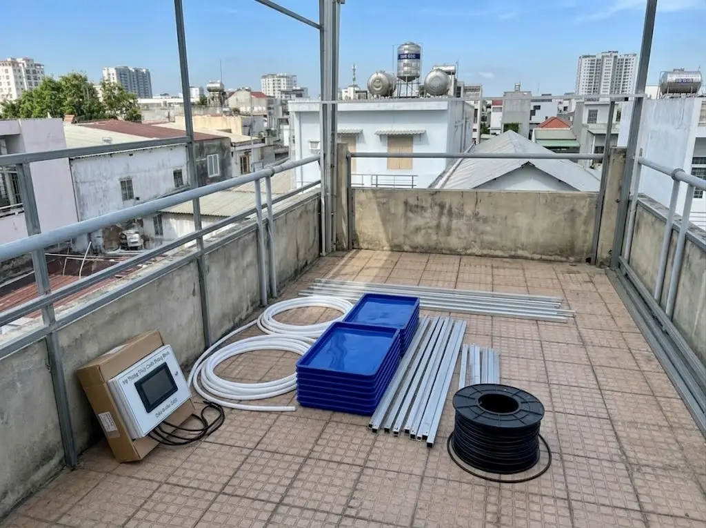 Ban công bị khuất nắng một bên